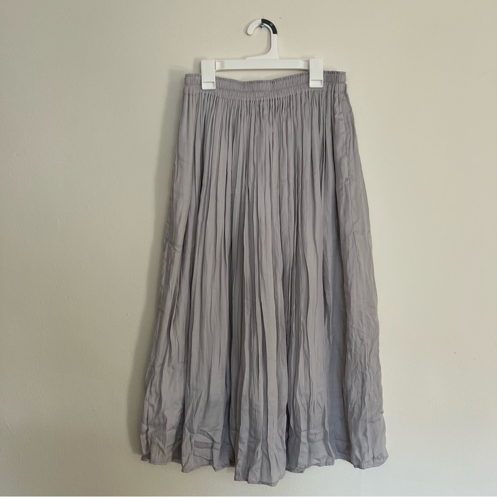 UNIQLO Gray Midi Skirt with Pockets Size Medium